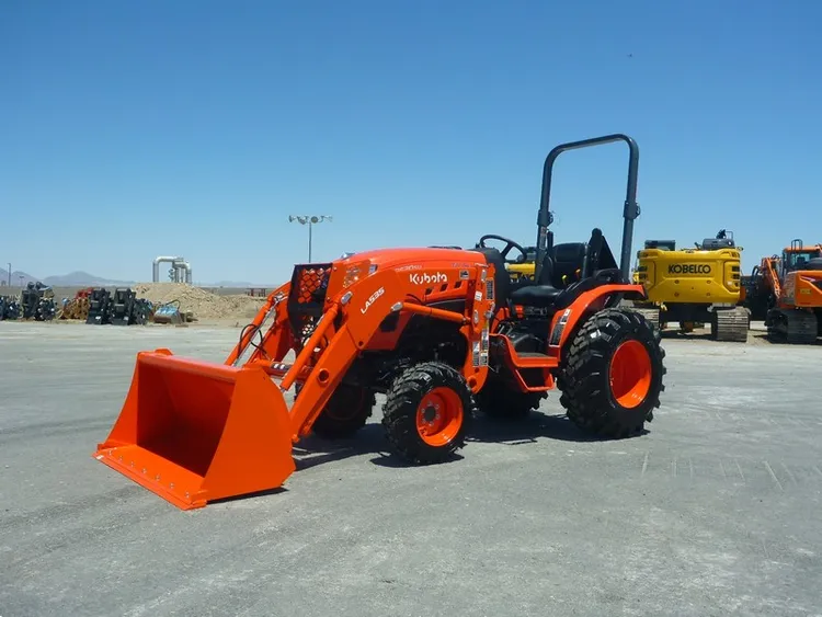NEW KUBOTA LX2620SUHSD WITH R14 TIRES COMPACT TRACTOR